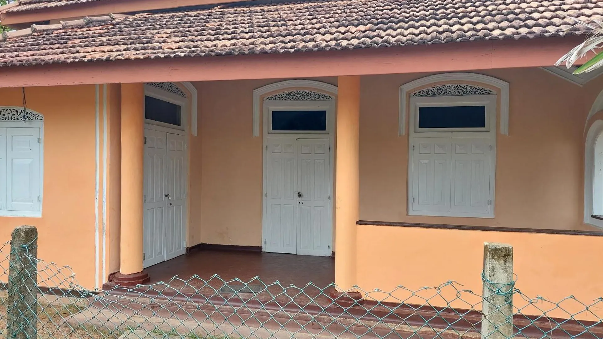 Colonial Cottage Thalahena Negombo